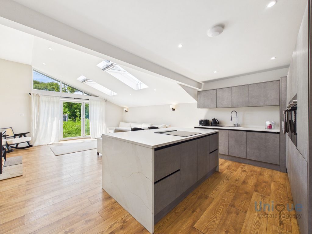 Additional image 4 of 4 bed flat for saleMoss House Lane, Westby PR4