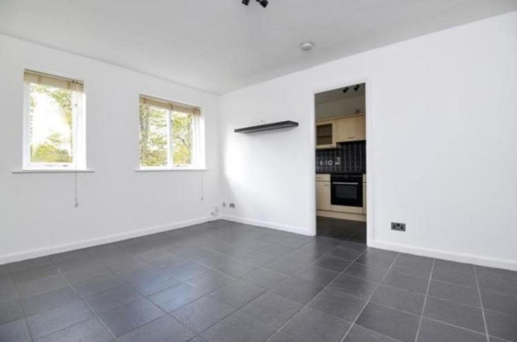 Property photo 3 of 6 Gallery