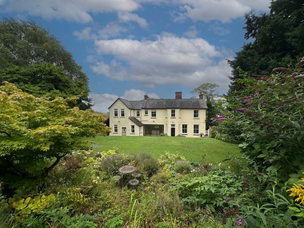 Property photo 1 of 26