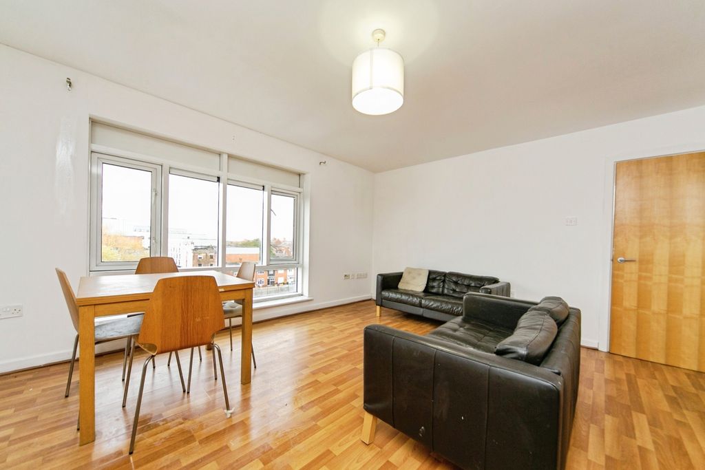 Property photo 2 of 17 Photo