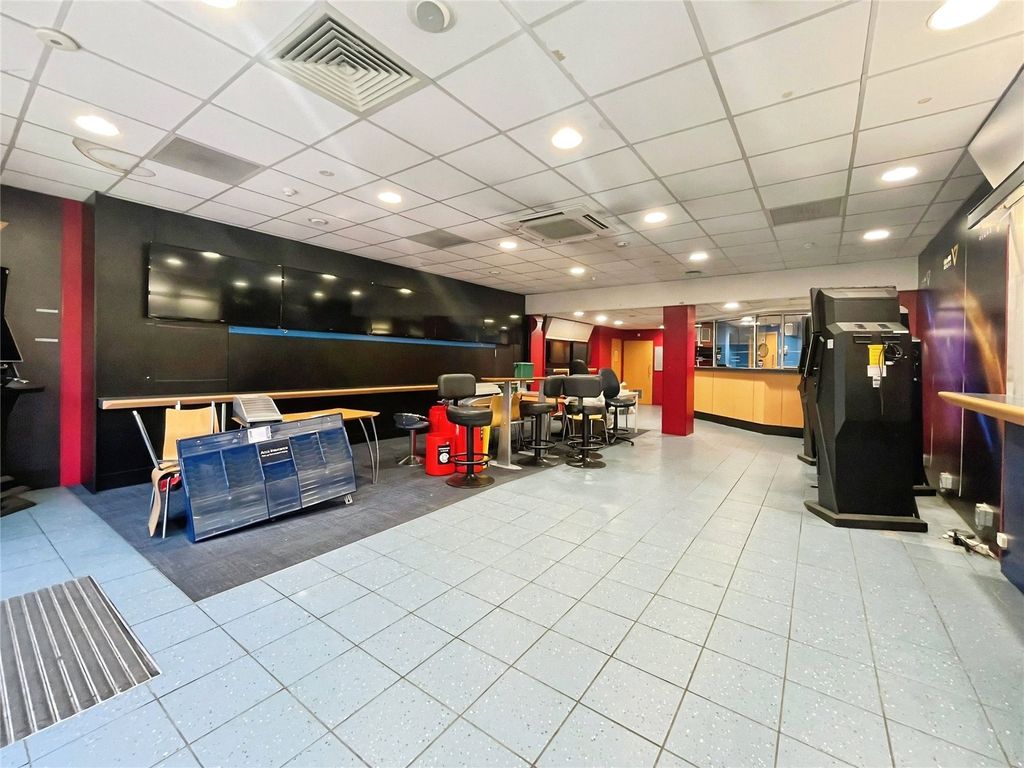 Property photo 2 of 14 Picture No. 13