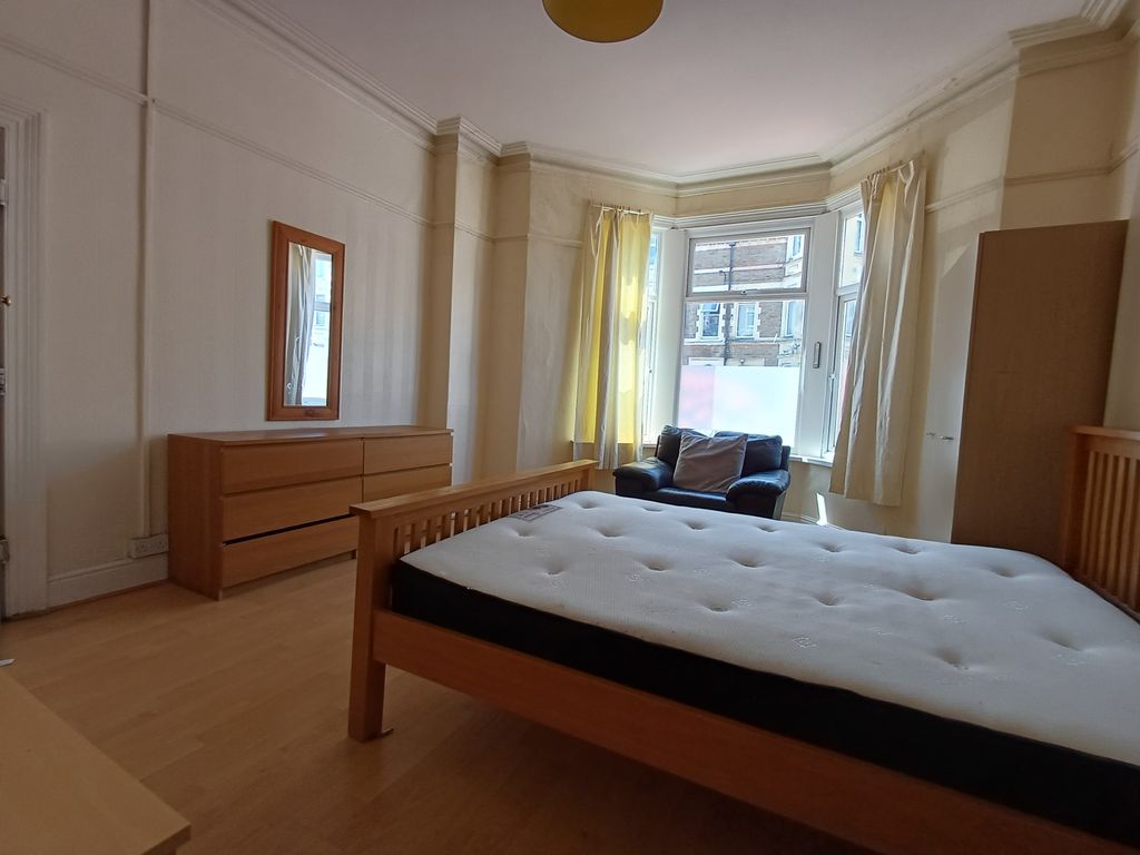 Property photo 1 of 30 Rooms To Rent In A 7-Bedroom HMO