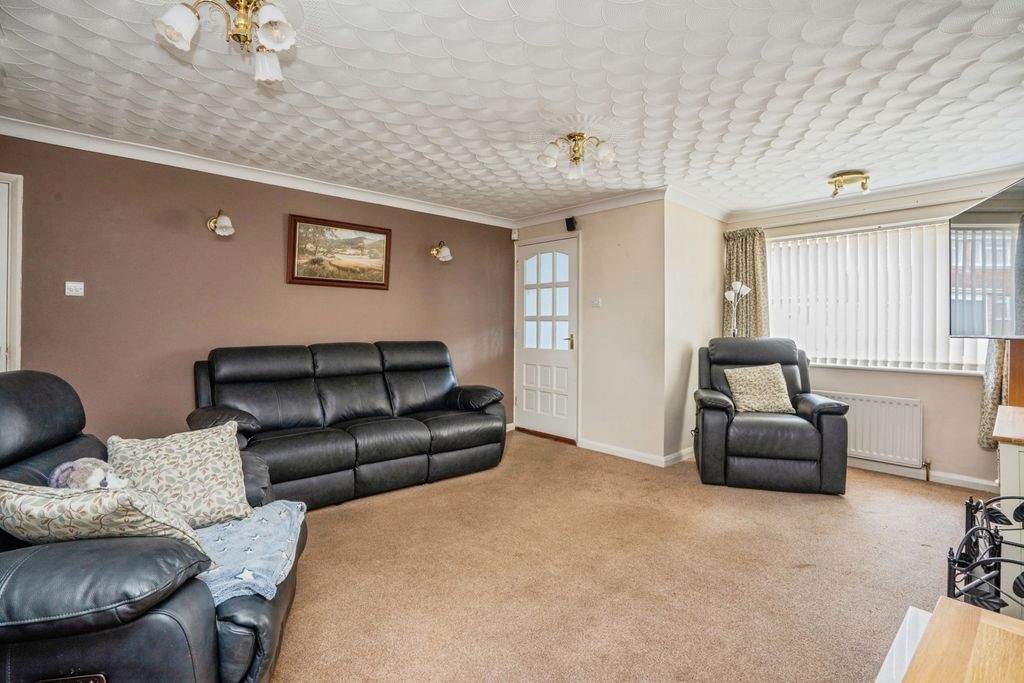 Property photo 3 of 21 Pbox-Img.Jpg