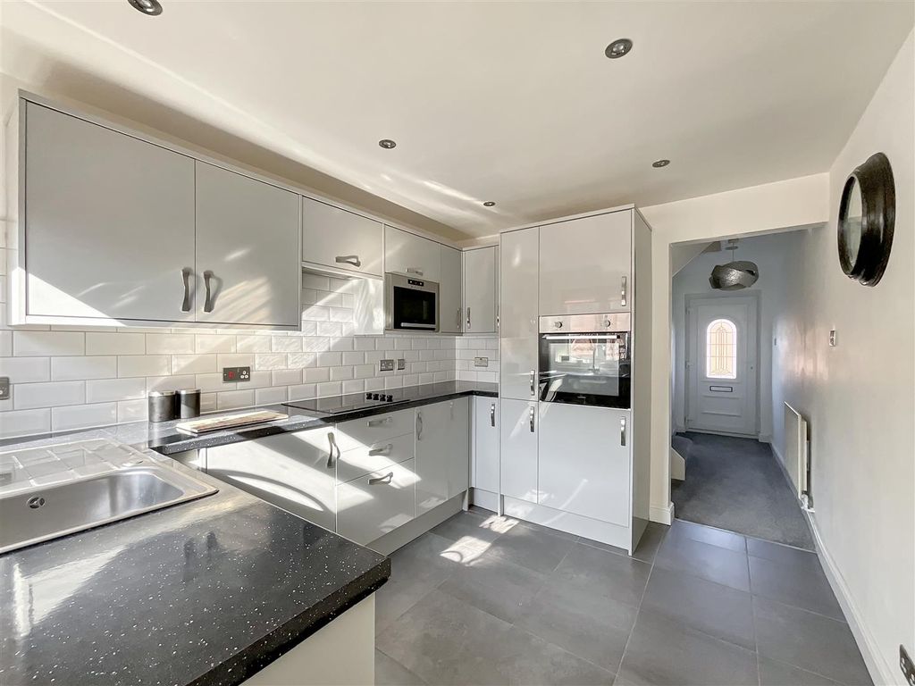 Property photo 2 of 24 Kitchen