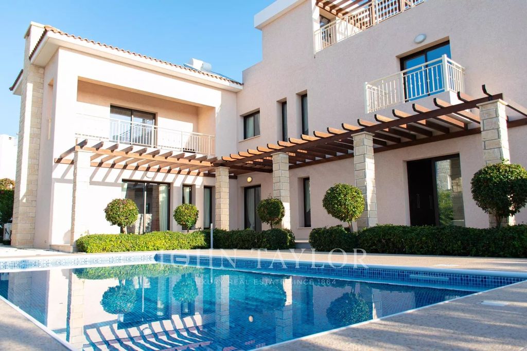 Property photo 2 of 21