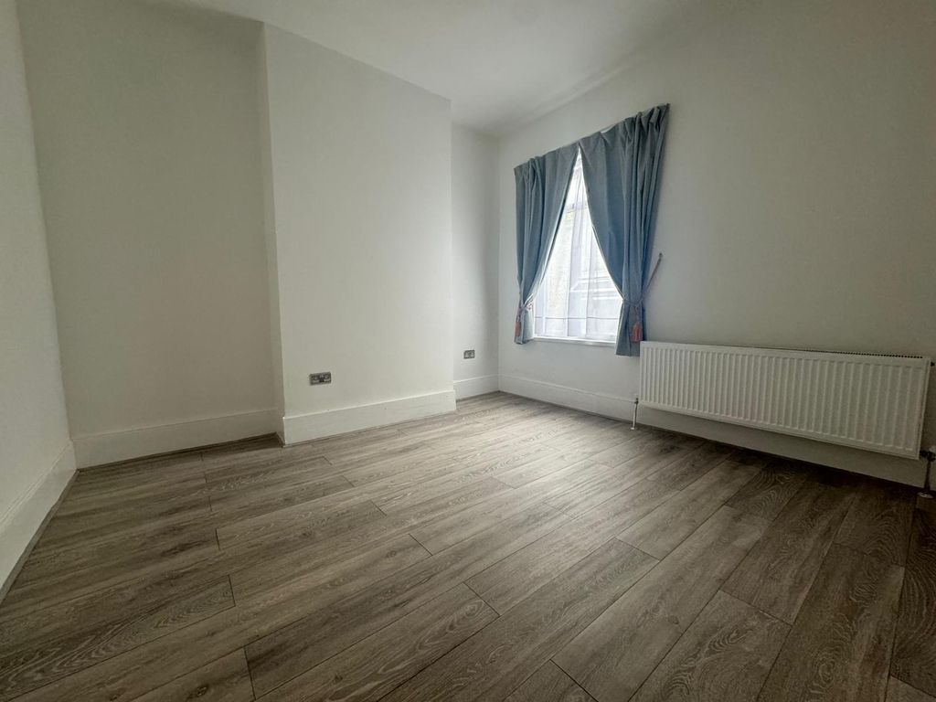 Property photo 2 of 13 Gallery