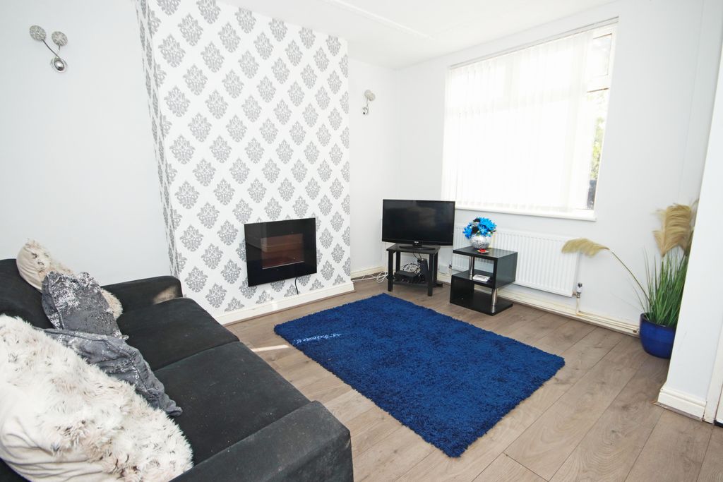 Property photo 2 of 10