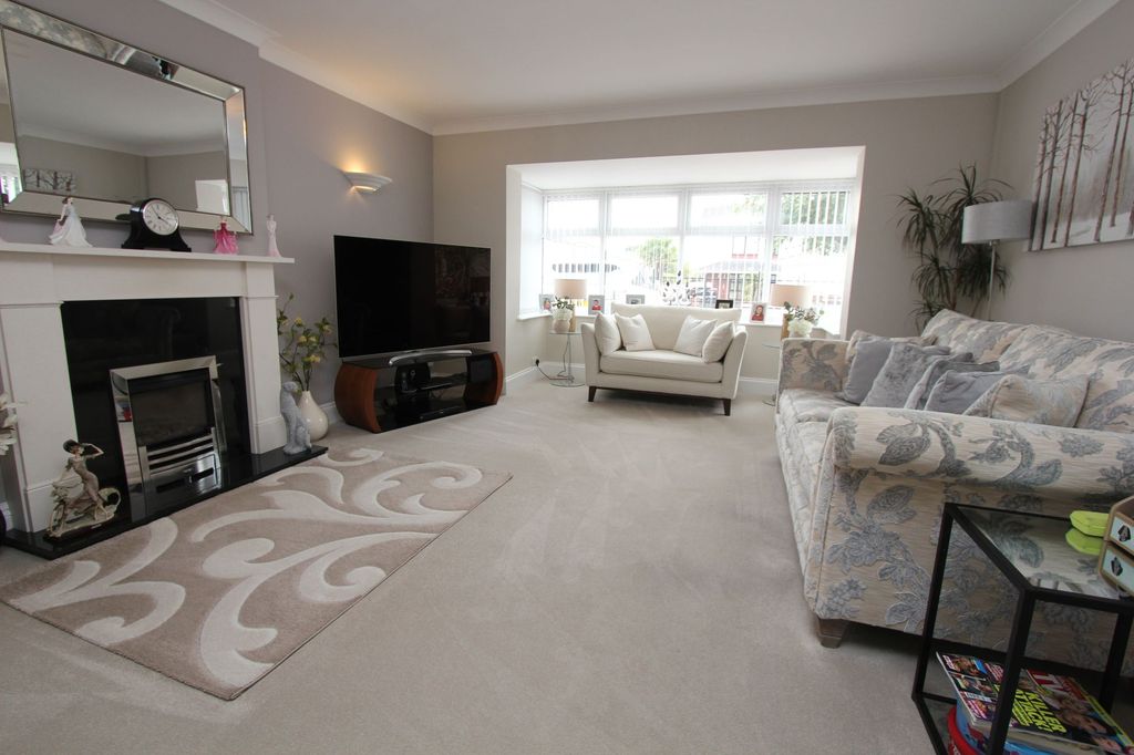 Property photo 2 of 36