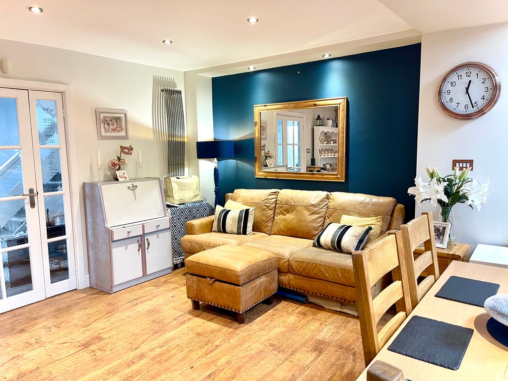 Property photo 3 of 31