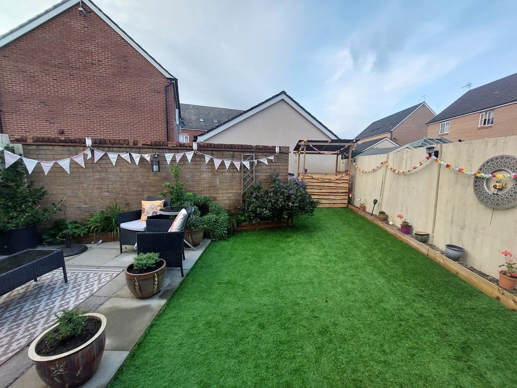 Property photo 2 of 12 Garden