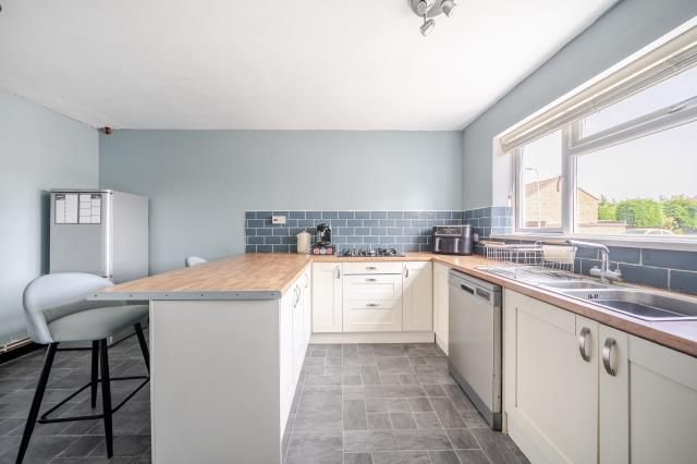 Property photo 3 of 18 9