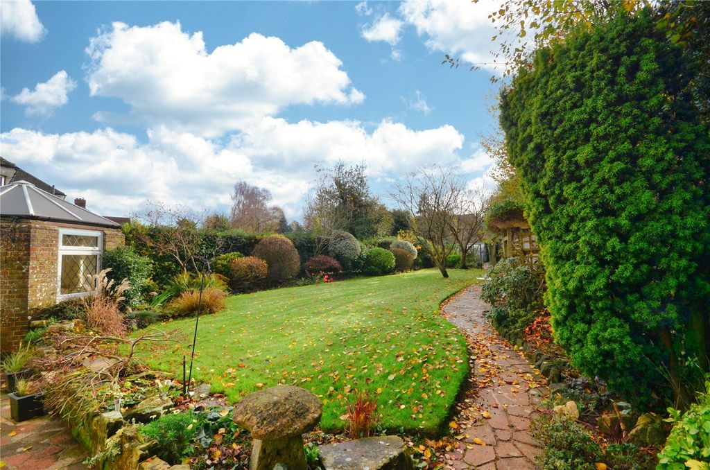 Property photo 3 of 25 Garden