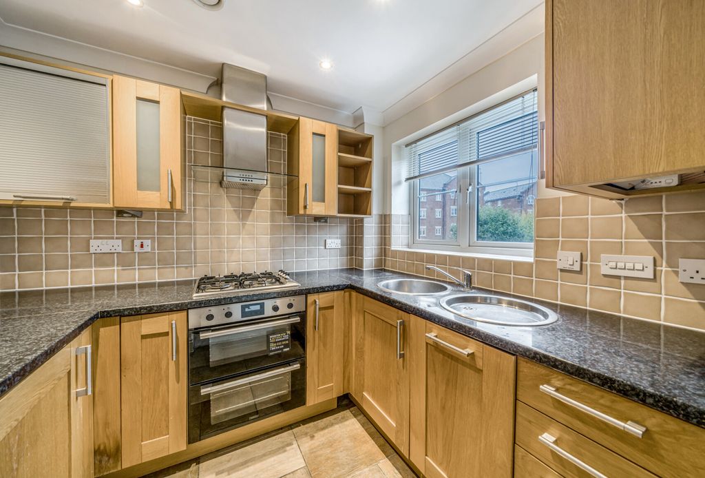 Property photo 2 of 10 1354793-9-68Cadf5...