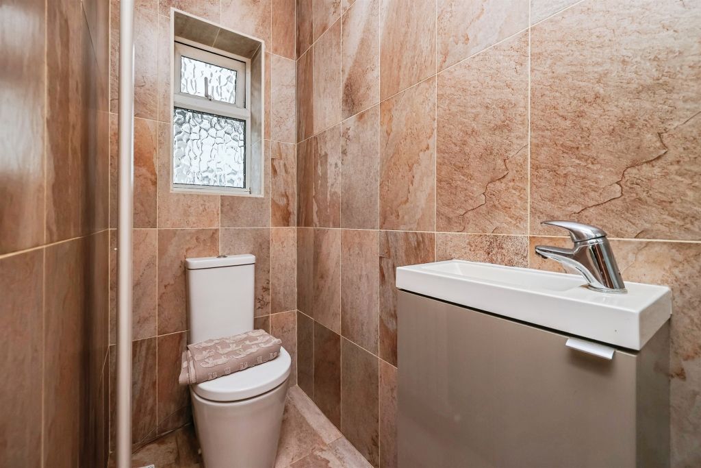 Additional image 8 of 5 bed detached house for saleQuarry Hill Road, Ilkeston DE7