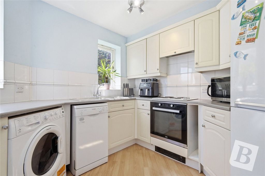 Property photo 3 of 15 Kitchen