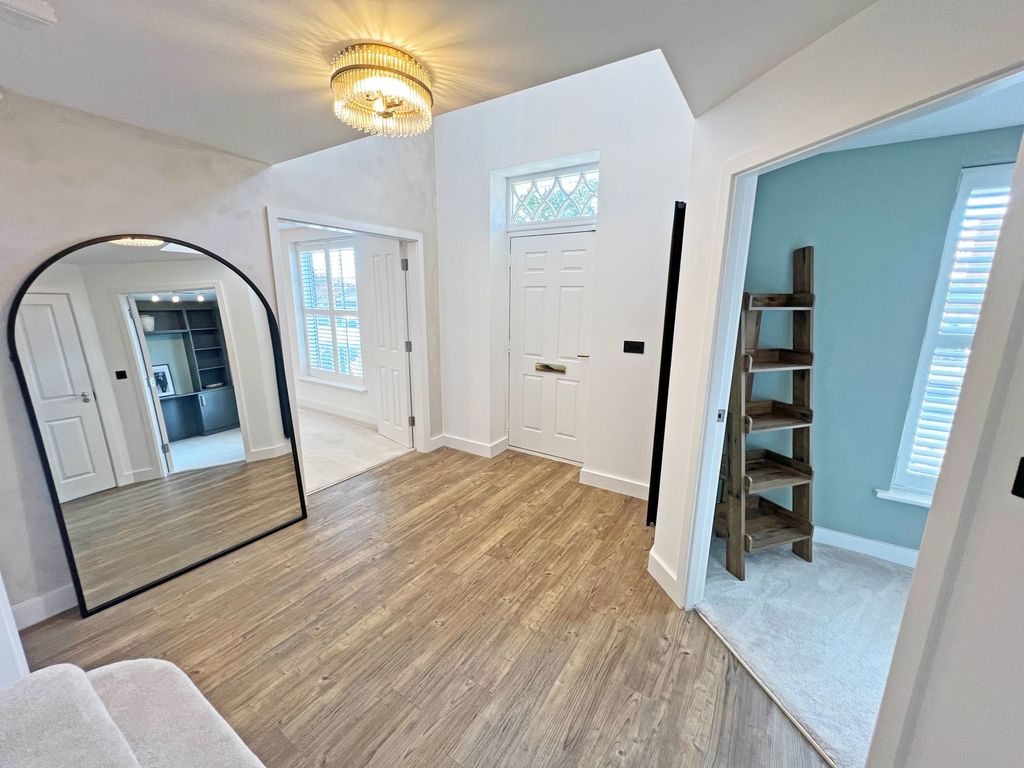 Property photo 3 of 39