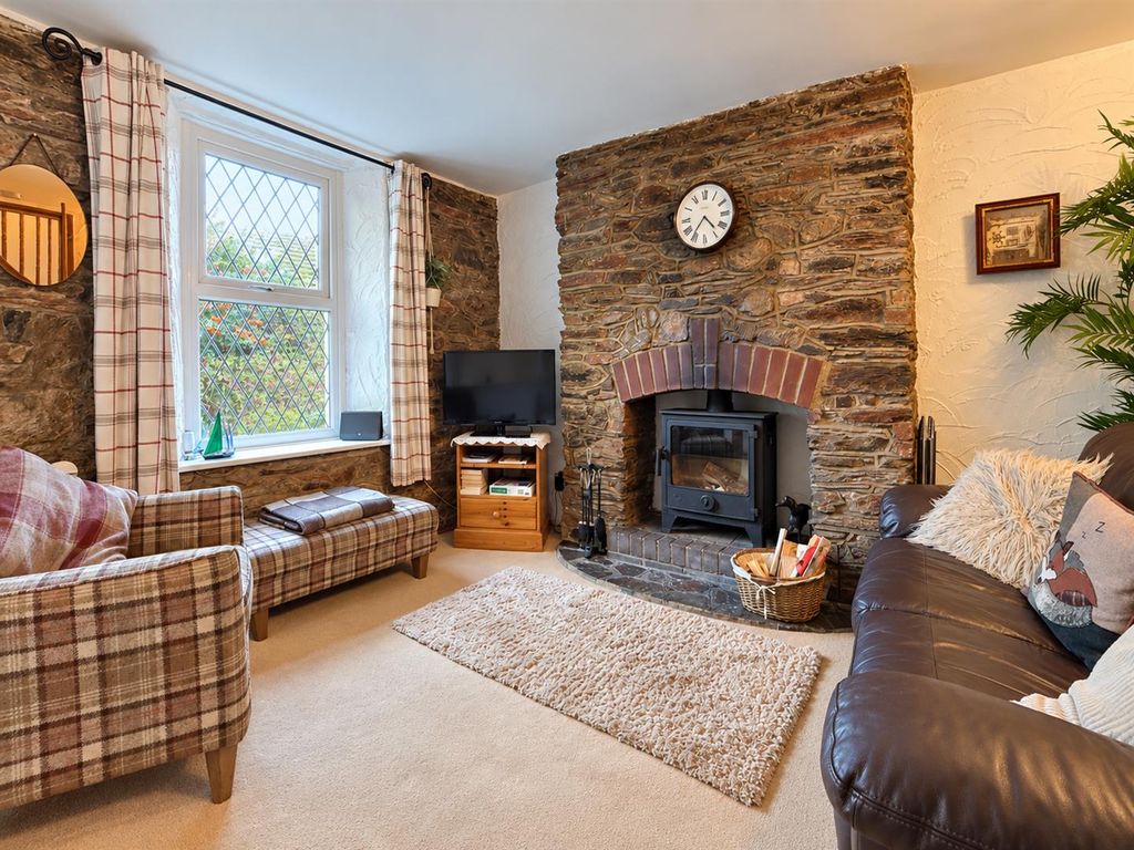 Property photo 3 of 14 Lounge & Fire.Png