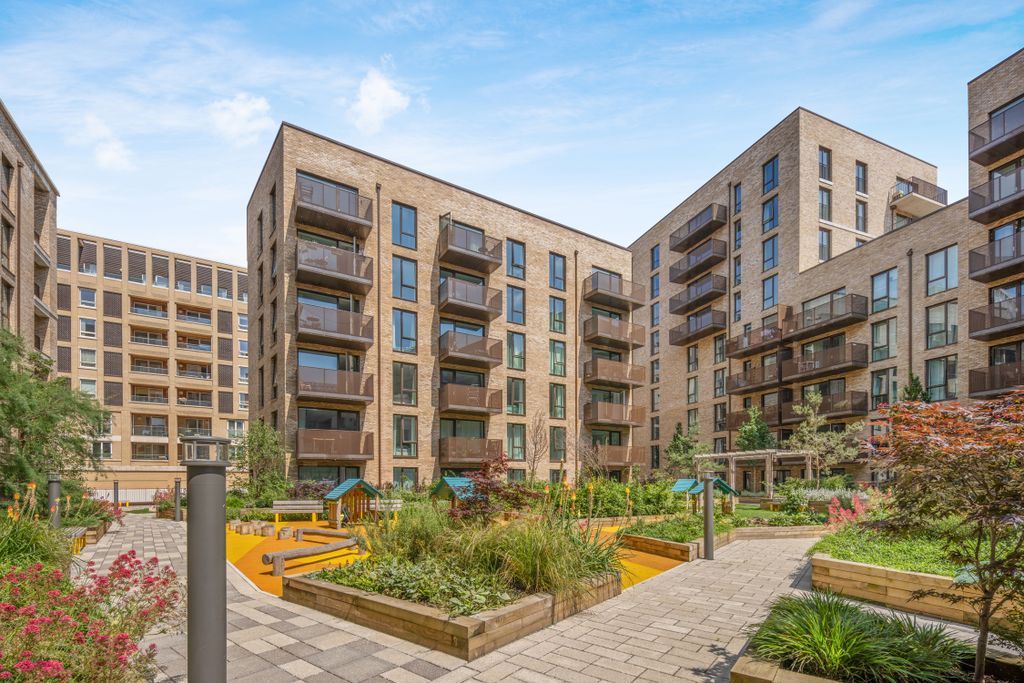 Property photo 2 of 16