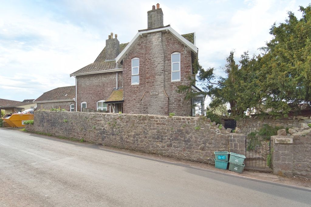 Property photo 2 of 30