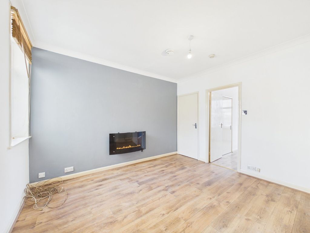 Property photo 2 of 10 Living Room