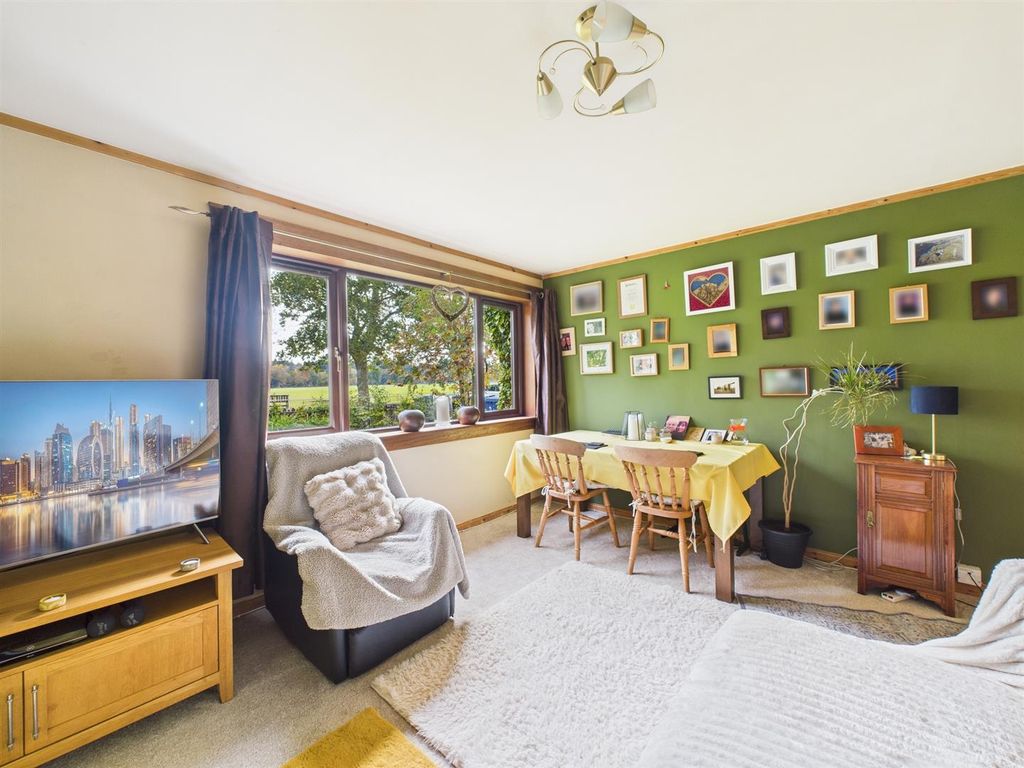 Property photo 3 of 18 Lounge/Dining Room