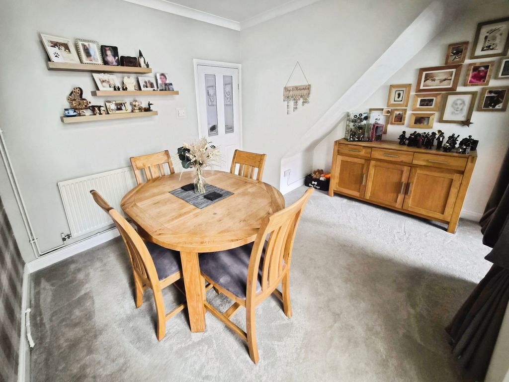 Property photo 3 of 14 Dining Room.