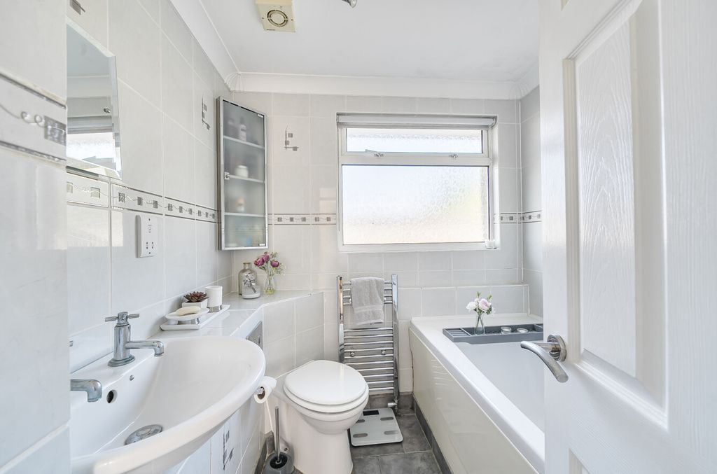 Property photo 3 of 21 133303986891Cb65F124d