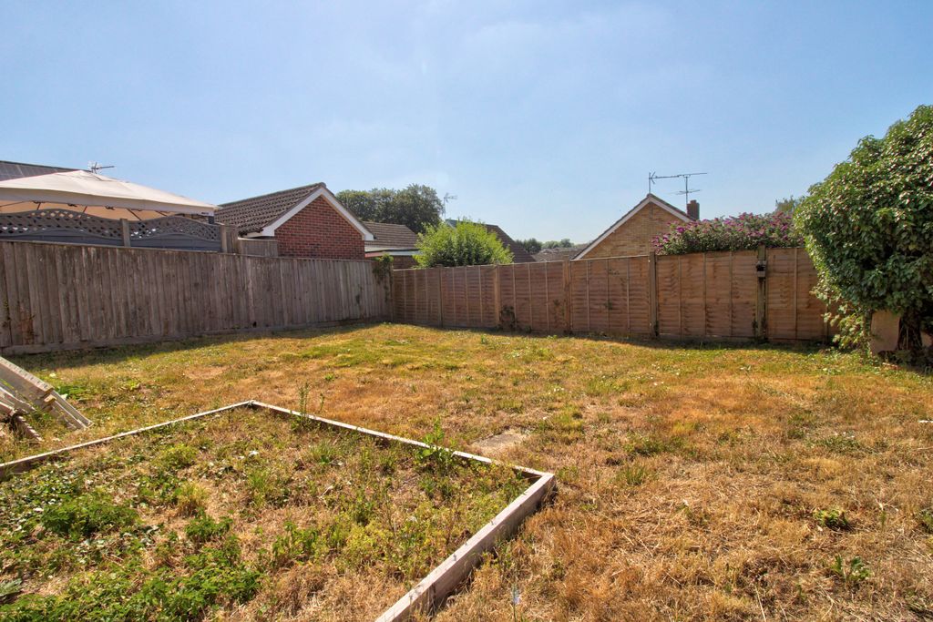 Property photo 2 of 9 Garden