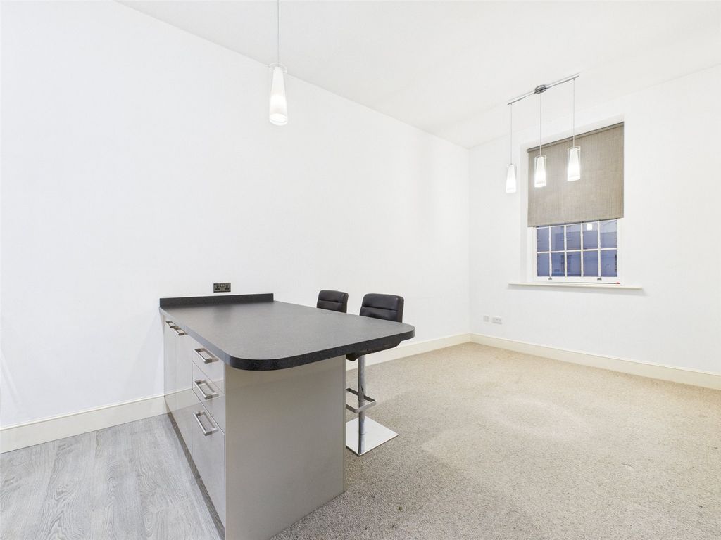 Property photo 3 of 7 Picture No. 06