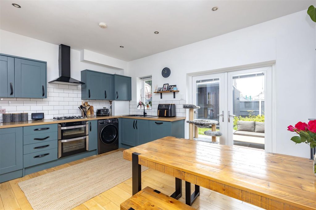 Property photo 3 of 28 Kitchen Diner