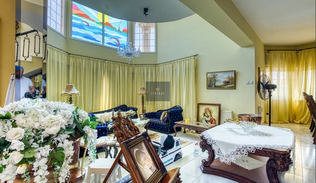 Property photo 3 of 18