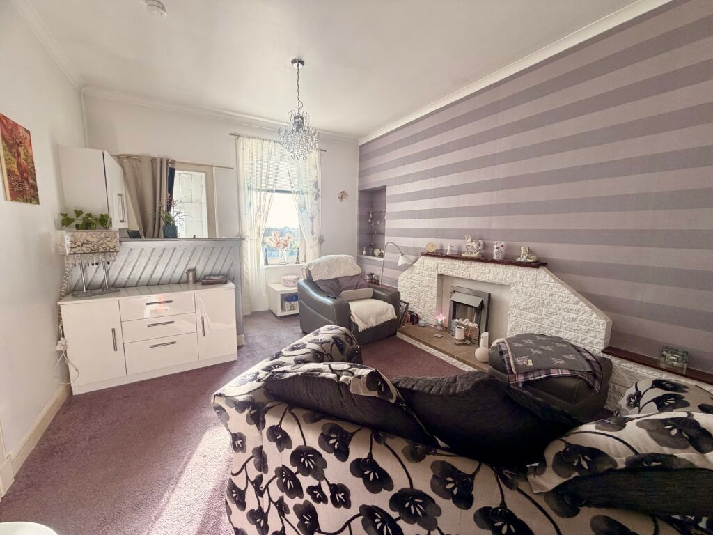 Property photo 3 of 8