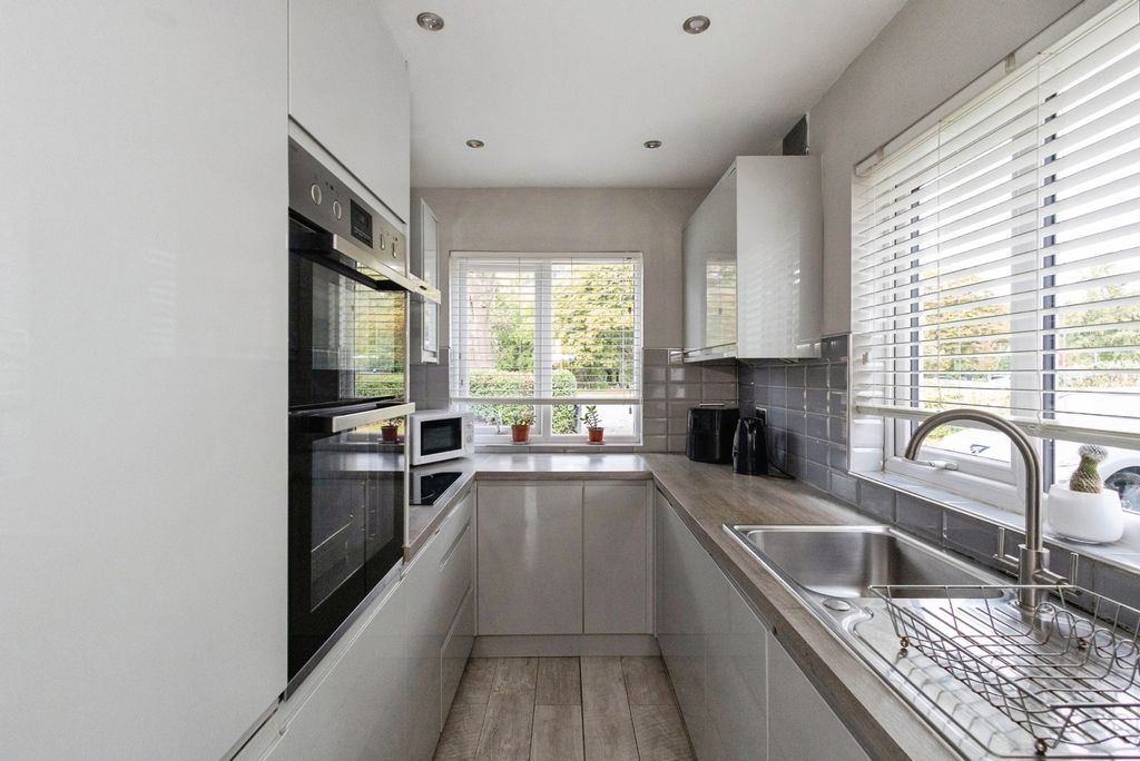 Property photo 2 of 27 Pbox-Img.Jpg