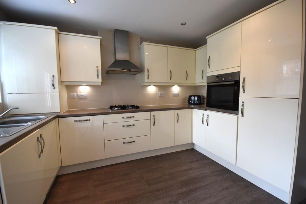 Property photo 2 of 15 Kitchen/Diner