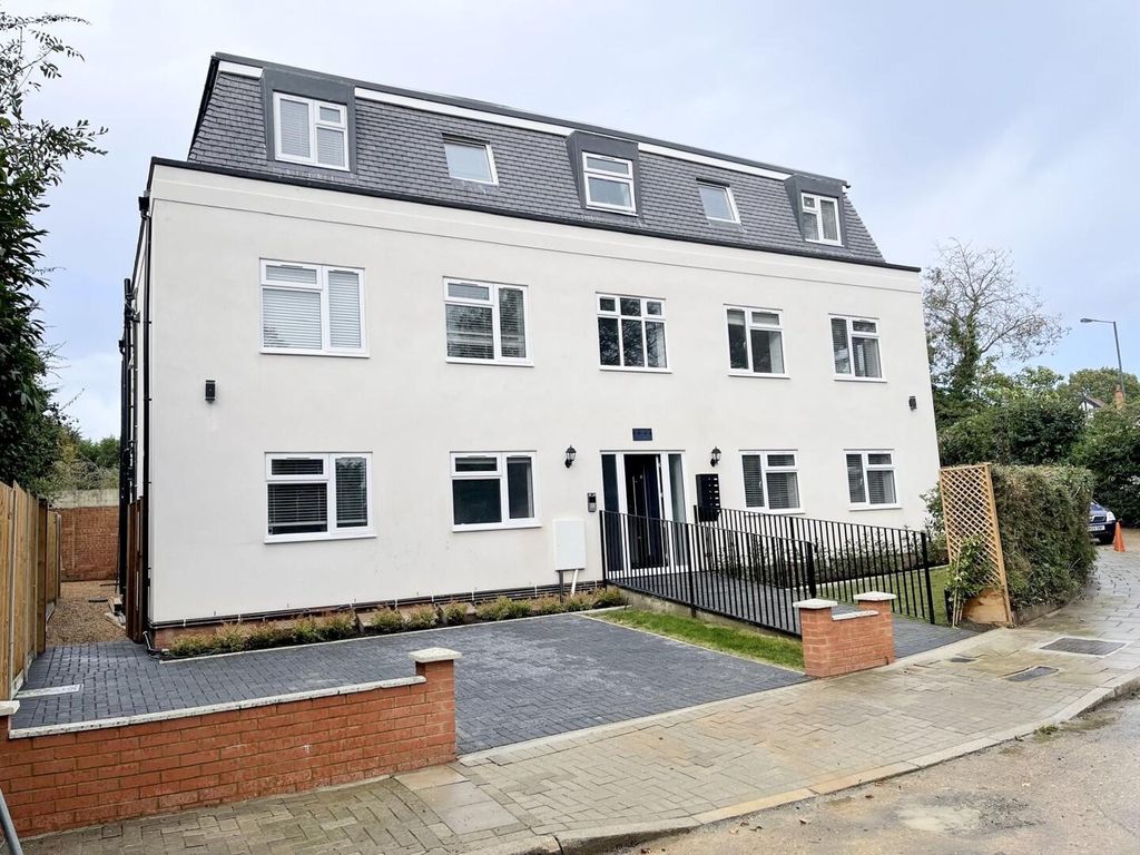 Property photo 1 of 6 Front (Exterior)
