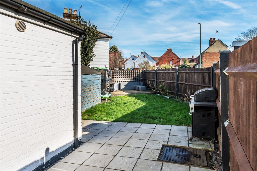 Property photo 2 of 11 116-Kingston-Road-19.Jpg