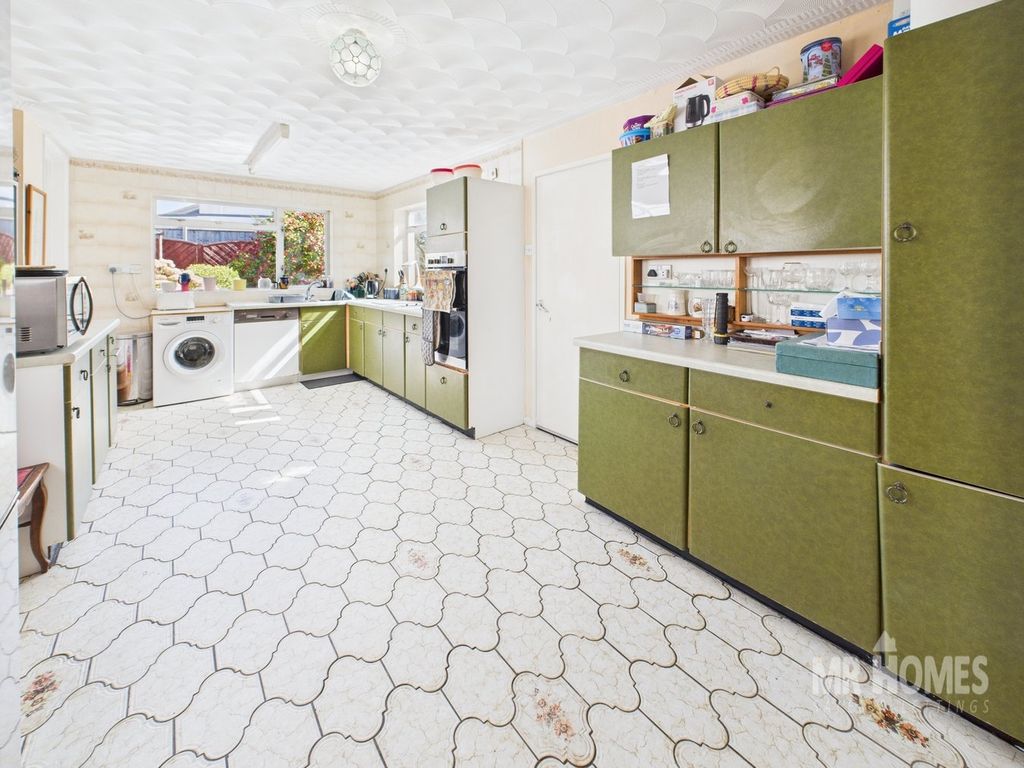 Property photo 3 of 43