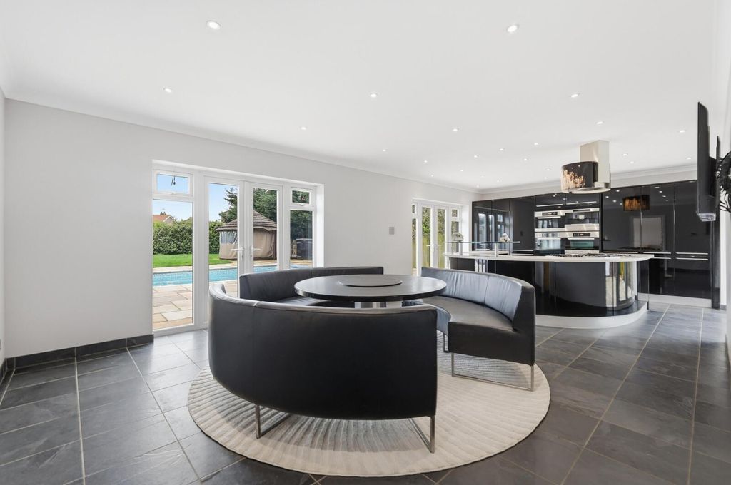 Property photo 3 of 39 Picture No. 10