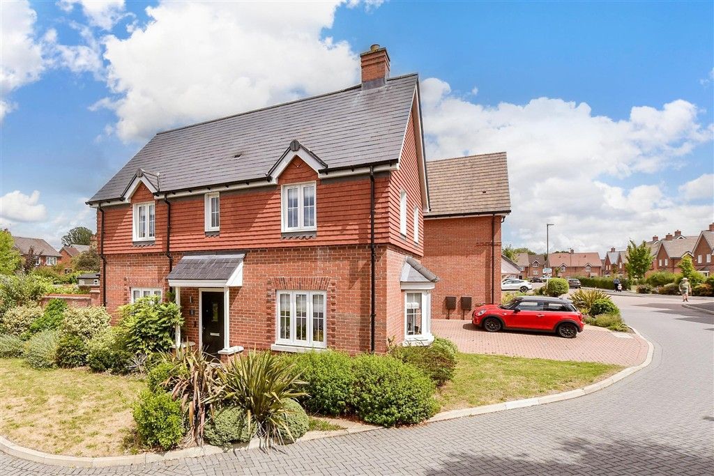 Property photo 3 of 12 External (Brochure)