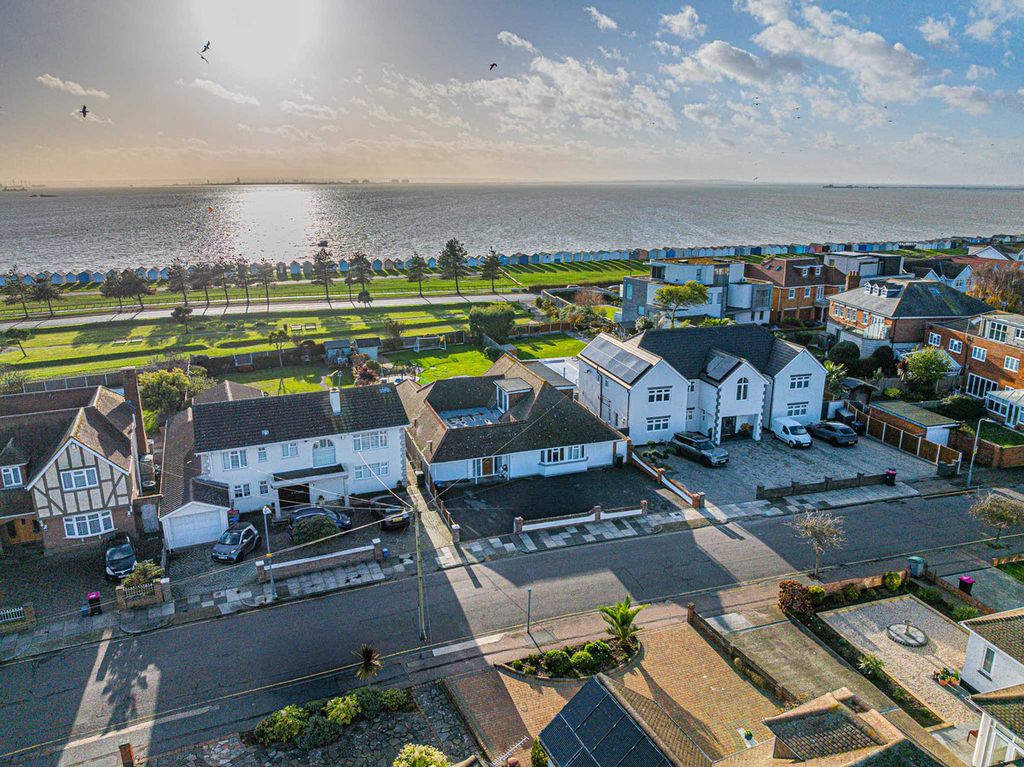 Property photo 2 of 48