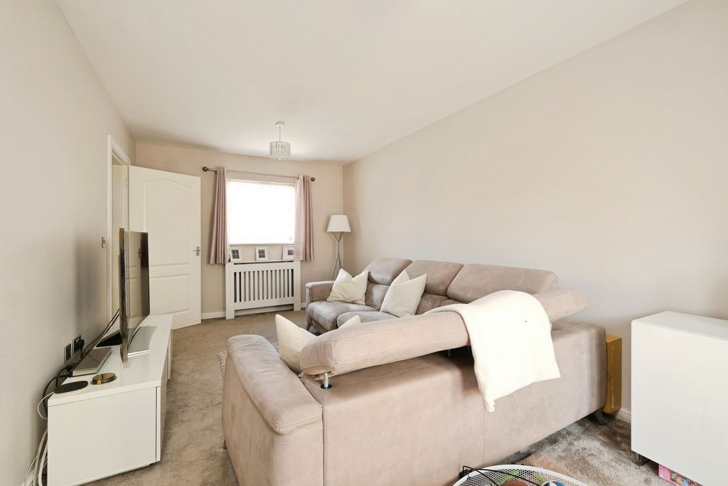Property photo 3 of 18 Pbox-Img.Jpg