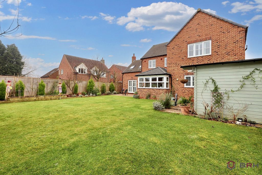 Property photo 2 of 37