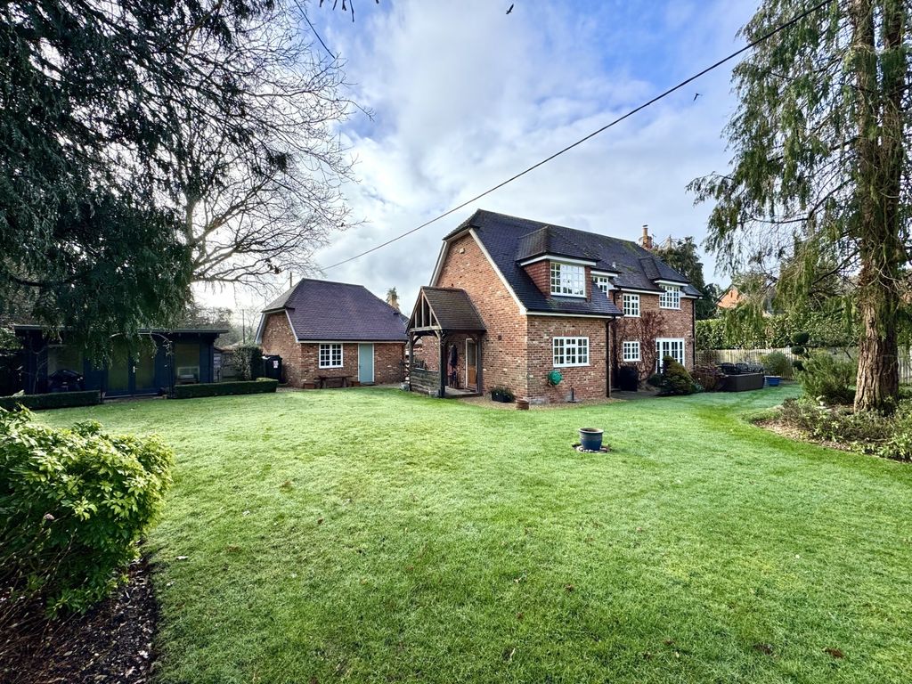 Property photo 2 of 22