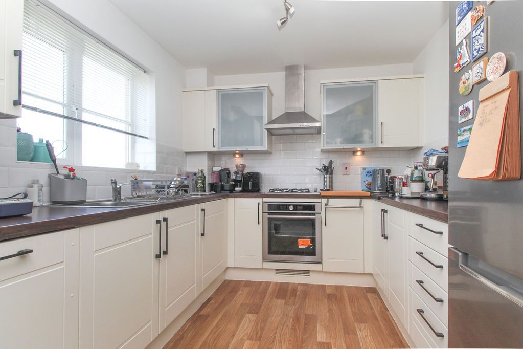 Property photo 3 of 14 Kitchen