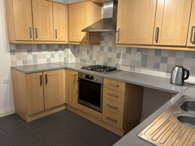 Property photo 3 of 16 Kitchen