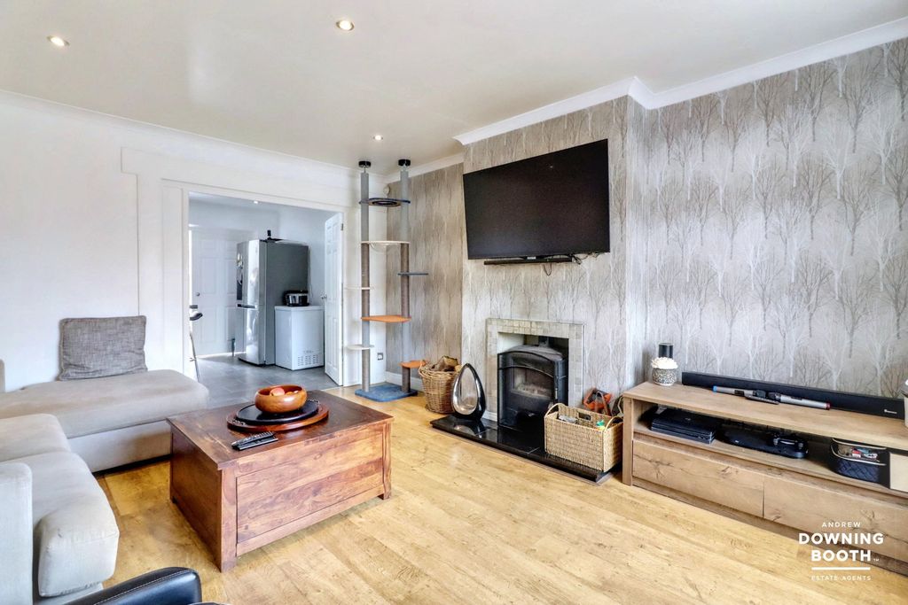 Property photo 2 of 23