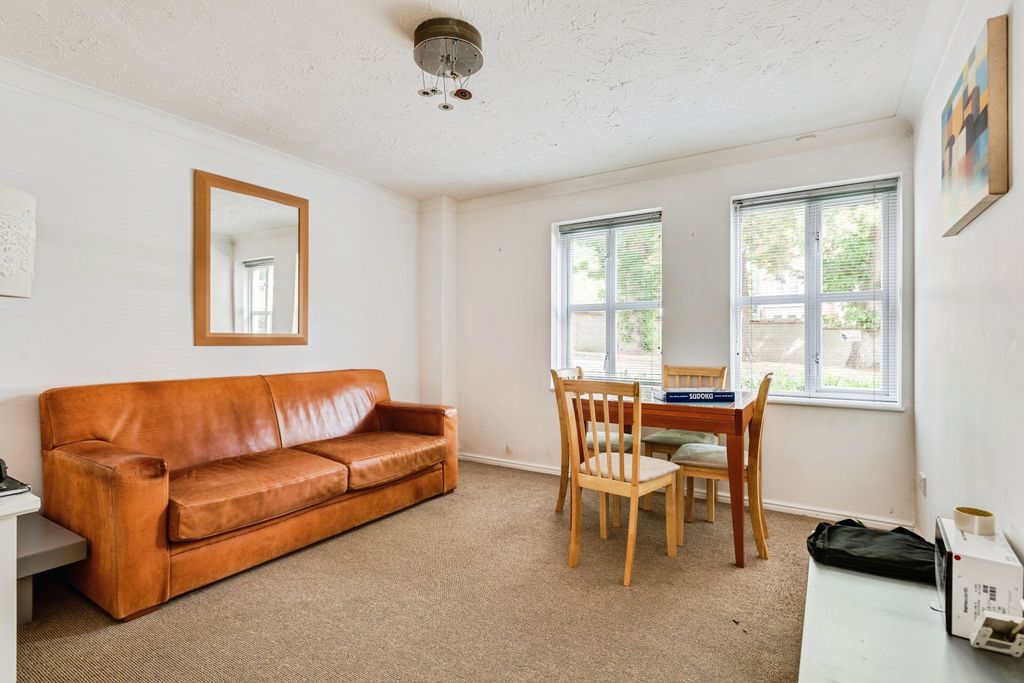 Property photo 2 of 14 Image