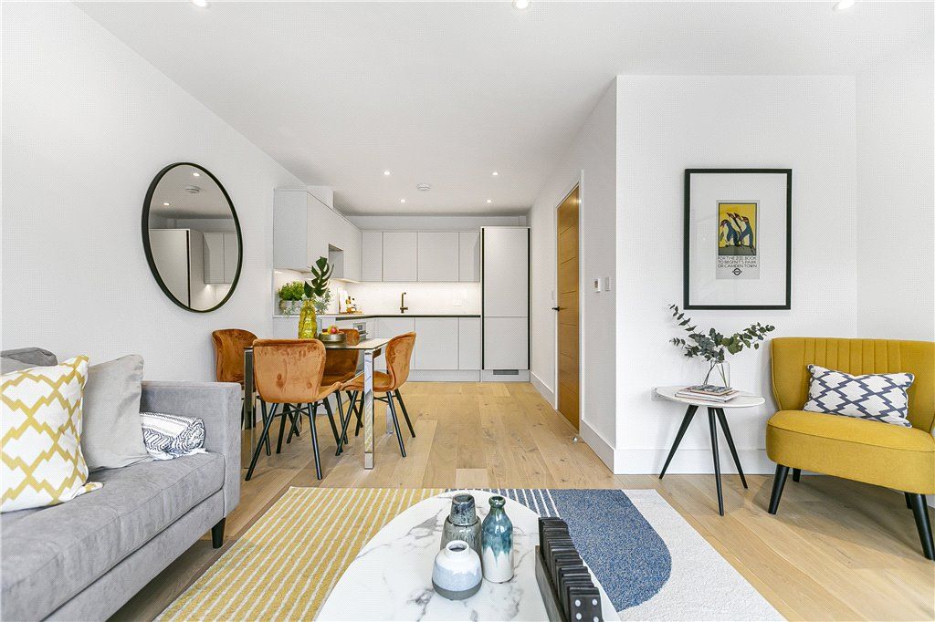 Property photo 3 of 10 Living Room