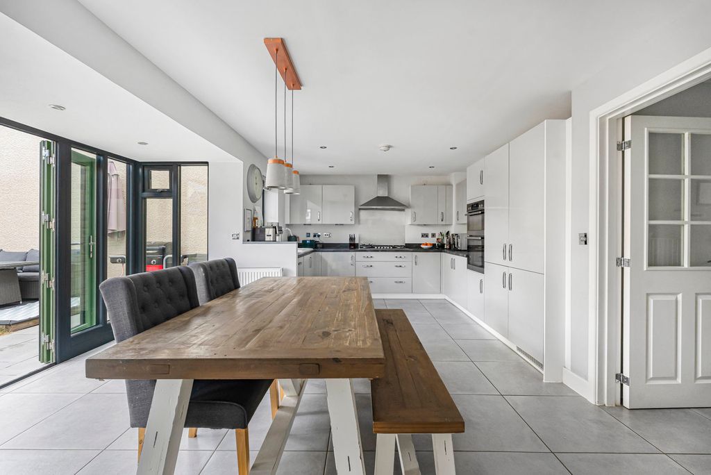 Property photo 3 of 25 Kitchen Dining Room