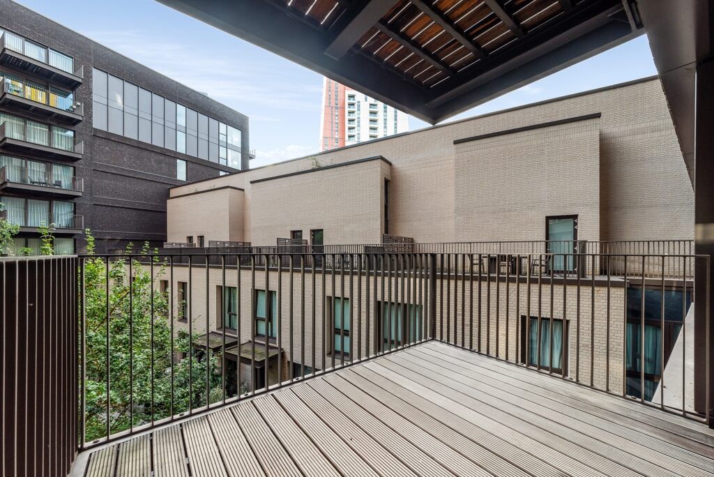 Property photo 2 of 15 Legacy Building, ...